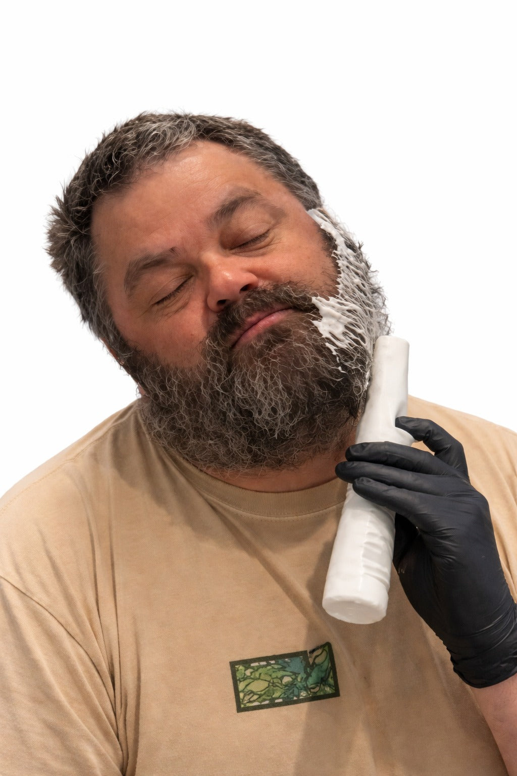 Customer coloring beard with ME